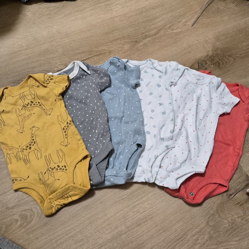 Baby girl bundle of six cotton bodysuit onesies size 0-3 month